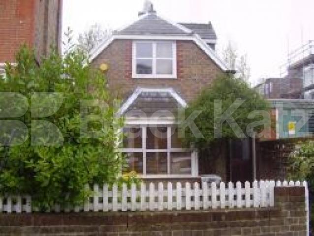 			NEW INSTRUCTION, 2 Bedroom, 1 bath, 1 reception Flat			 Albany Road, FINSBURY PARK 